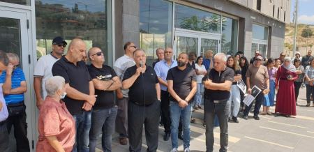 وقفة تضامن لمستخدمي البلدية واداراتها ضد العنف